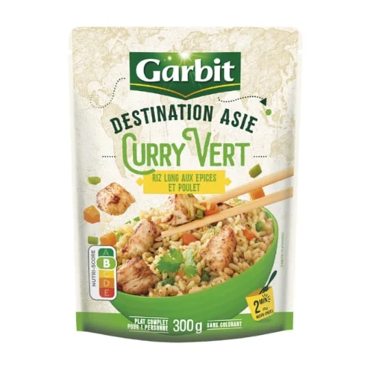 Plat cuisiné curry vert riz long aux épices et poulet
