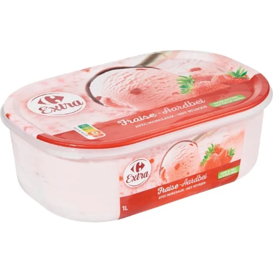 Glace en bac fraise avec morceaux