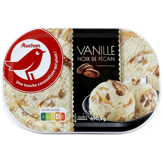 Glace à la vanille et aux noix de pécan sauce caramel