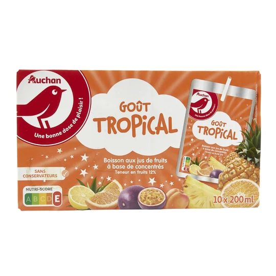 Boisson aux jus de fruits goût tropical poches