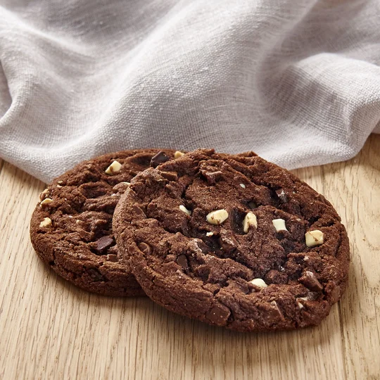 Cookie trois chocolats noir blanc et lait