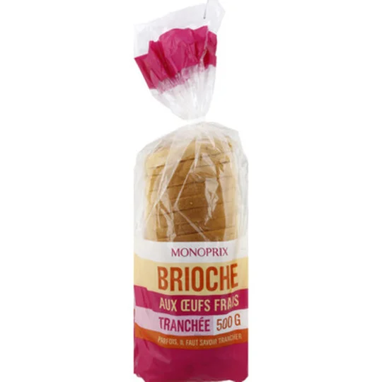 Brioche aux oeufs frais tranchée