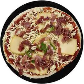 AUCHAN, LE TRAITEUR Pizza crue savoyarde au fromage à raclette et au jambon cru sec 580g