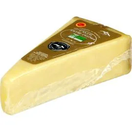  Fromage Cantal Bio Entre-deux au lait cru AOP 200g