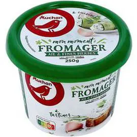 AUCHAN Fromage à tartiner à l'ail & fines herbes 250g